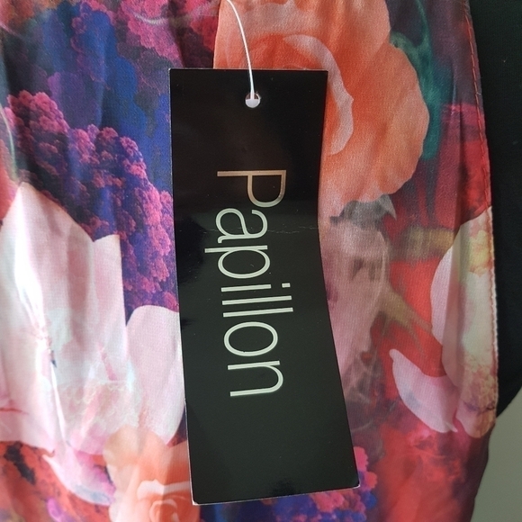 Papillon Floral Layered Tank Top - Picture 11 of 14
